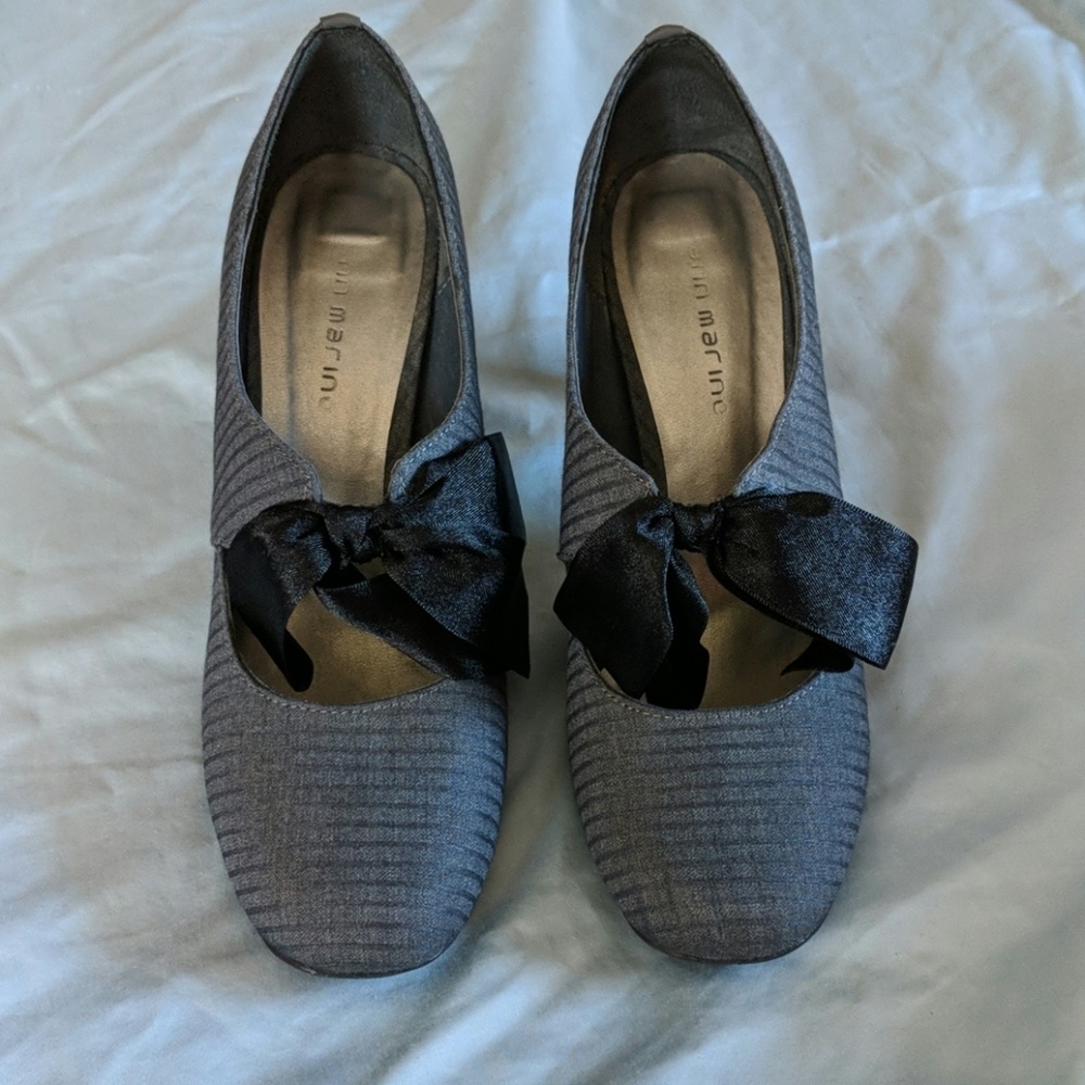 Gray heels